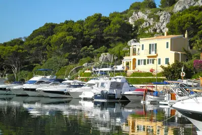 Image de Luxury water front villa. 4 beds, private pool, wifi, magnificent location. Ac.