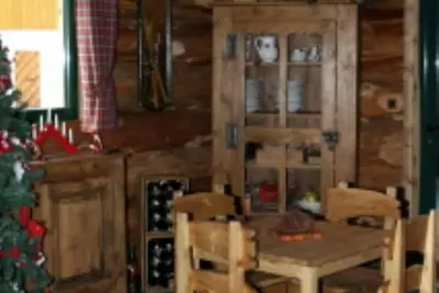 Image de Pralognan La Vanoise - Le Pitchounet chalet en rondins (fustes)