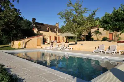 Image de Très bon emplacement! Maison de caractère avec accès privé à la rivière