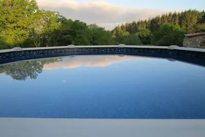 Image de Cottage spacieux, piscine privée, barbecue, jardins et patio, Wifi, télévision par satellite
