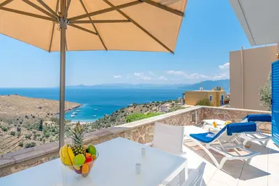 Image de Nouvelle villa moderne avec vue imprenable sur la mer