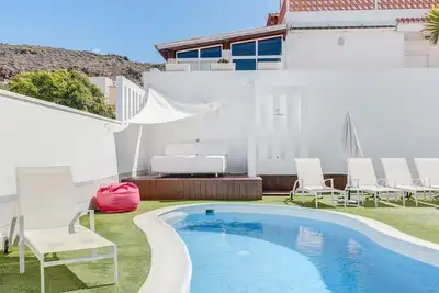 Image de Grande Villa Design 5 Chambres Climatisees  Avec 2 Appartements Independants