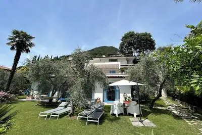 Image de My Home In Monte Isola-appartement avec vue sur le lac Peschiera Maraglio