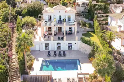 Image de Torre del Sueno - Tour des rêves - Torre Del Sueño - grande villa de 5 chambres, à 400m de la plage,