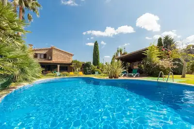 Image de Belle villa privée avec piscine, promenade facile vers la ville