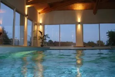 Image de Meublé de Tourisme Classé 5* piscine intérieure chauffée à 30°