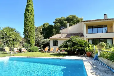 Image de Grande Maison Economique Avec Piscine