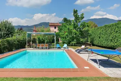 Image de Exclusive villa, huge swimming pool and flowered garden with bbq. Free WiFi + Ac