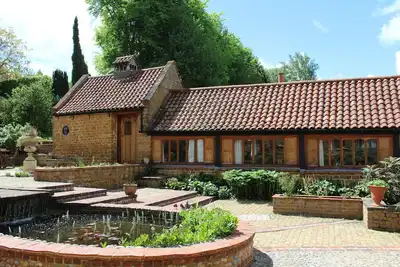 Image de Luxe d'inspiration méditerranéenne dans l'Oxfordshire Cotswolds, près de Great Tew