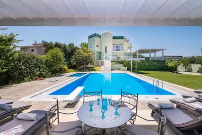 Stunning villa for private Escape/ Create priceless memories! large private pool