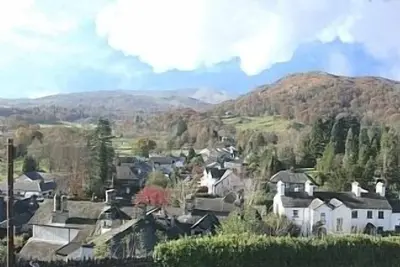 Image de Charmant chalet confortable. Vues magnifiques à 2 minutes à pied du centre d'Ambleside