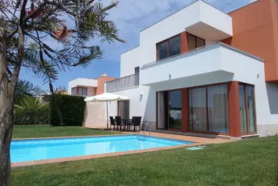Image de Villa contemporaine de luxe avec piscine privée, vue sur la lagune d'Obidos, Wifi gratuit