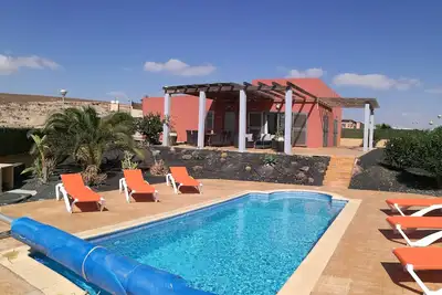 stunning 3 bed villla with panoramic views to sea