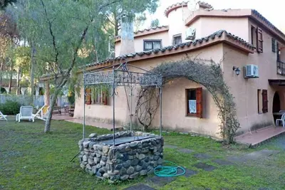 Image de Villa à 200 mètres de la plage de Santa Margherita di Pula, avec grand jardin