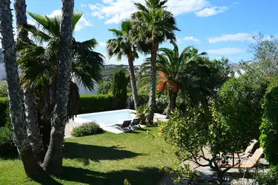 Image de Un appartement villa avec climatisation piscine privée et jardin privé