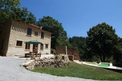 Image de Cottage avec piscine, situé dans un domaine privé de 5 hectares, parfait pour les amoureux de la nature