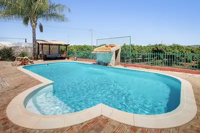 Image de Promotion - Maison rurale typique avec piscine au sel