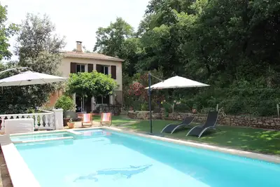 Maison agréable pour les vacances, entre Avignon et Uzés