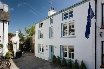 Image de Maison historique de luxe au coeur de Cartmel