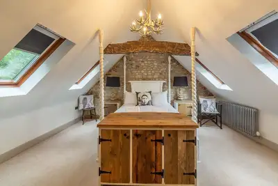 Image de Caché rustique et plutôt bizarre refuge pour les chiens