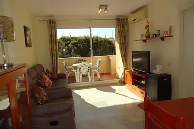 Image de Appartement ensoleillé de 2 chambres orienté au sud avec piscine à 200 mètres de la plage