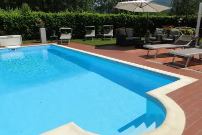 Image de Près du centre de Lucca. Idéal pour les excursions. Usage privé de la piscine, A/C
