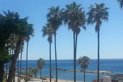 Image de Petite maison au bord de la mer