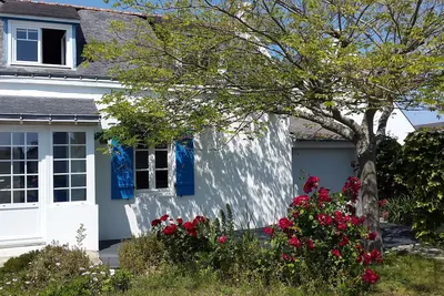 Image de Maison typique avec jardin proche de la mer