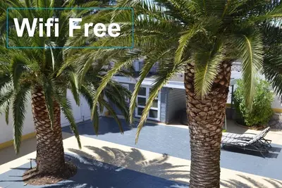 Image de Pinya confortable maison avec barbecue et grande terrasse