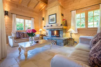 Image de Chalet de 5 chambres pour 13 personnes. Vue magnifique. 10 minutes de Morzine.