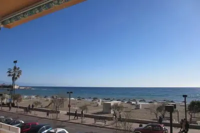 Image de Beachfront, Luxury, Spacious, New, Bright Apartment