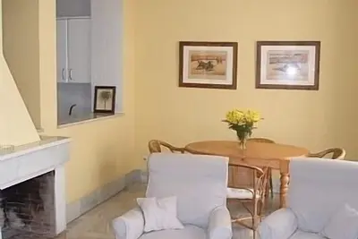 Image de Situé dans la vieille ville de Séville, à côté de Barrio Santa Cruz