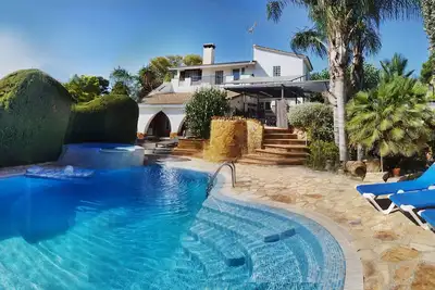 Image de Valence Villa près de la plage, ville et l'aéroport. Cascade piscine et jacuzzi
