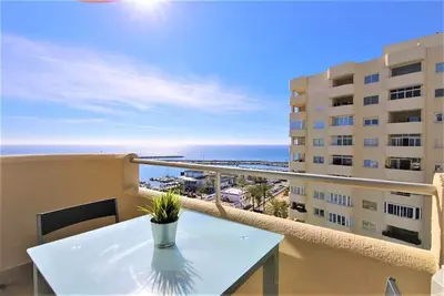 Appartement moderne avec vue directe sur la mer, Marina Estepona, à proximité des restaurants