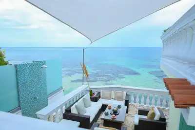Image de Luxe, Waterfront Villa avec des vues fantastiques sur la mer