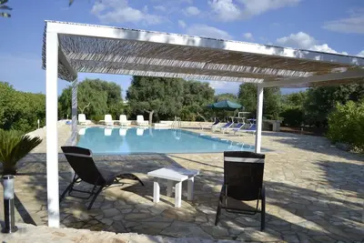 Image de Villa spacieuse, immense piscine, près d'Ostuni, de Carovigno et de la mer