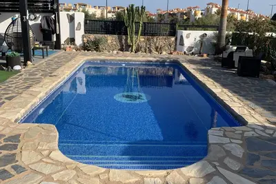 Image de Villa 3 chambres Superbe piscine privée, bain à remous, barbecue Wifi Option piscine chauffée