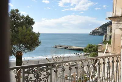 Lumineux appartement avec vue sur la mer
