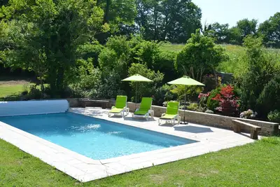 Image de Gite Le Segur a une atmosphère chaleureuse avec un standard moderne.