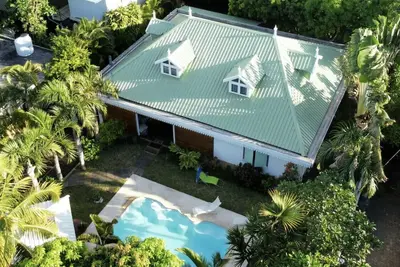 Villa de Luxe et Tradition créole. La plage à 400 mètres. Résidentiel, calme.