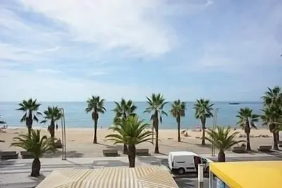Image de Fabulous Beach Front Appartement Avec Vue sur la mer imprenable