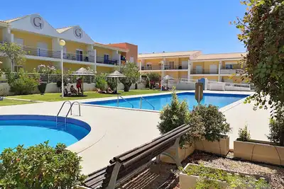Image de Luxueux appartement climatisé de 2 chambres avec piscines communes, près de la plage