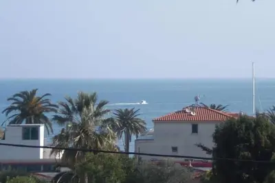 Image de Résidence piscine, plage 100 m, 5 min Cannes et Juanlespins, wifi, climatisation