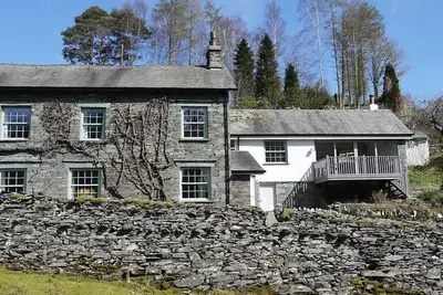Image de 5 chambres, 5 salles de bains, 2 salons et vue sur la montagne depuis chaque chambre!