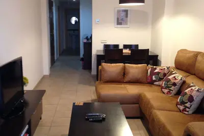 Image de Superbe appartement avec vue sur la mer - piscine - Wifi et Uk Tv- Walk To Beach / Commerces / Bar