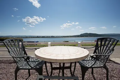 Maison traditionnelle en pierre, magnifiquement rénovée, ininterrompue Vue sur la mer