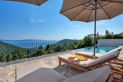 Image de Villa avec vue spectaculaire sur la mer, 2 chambres, piscine
