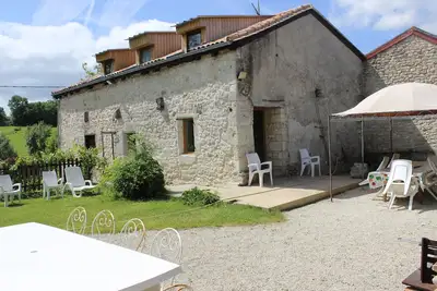 Image de Maison du 13e siècle, en pierre, piscine privée, lac de pêche et golf