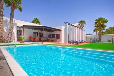 Image de Villa avec piscine privée chauffée donnant sur l'océan