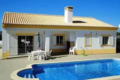 Image de Villa moderne, piscine calme, privé, proche de la mer, dans la réserve naturelle, 6 lits